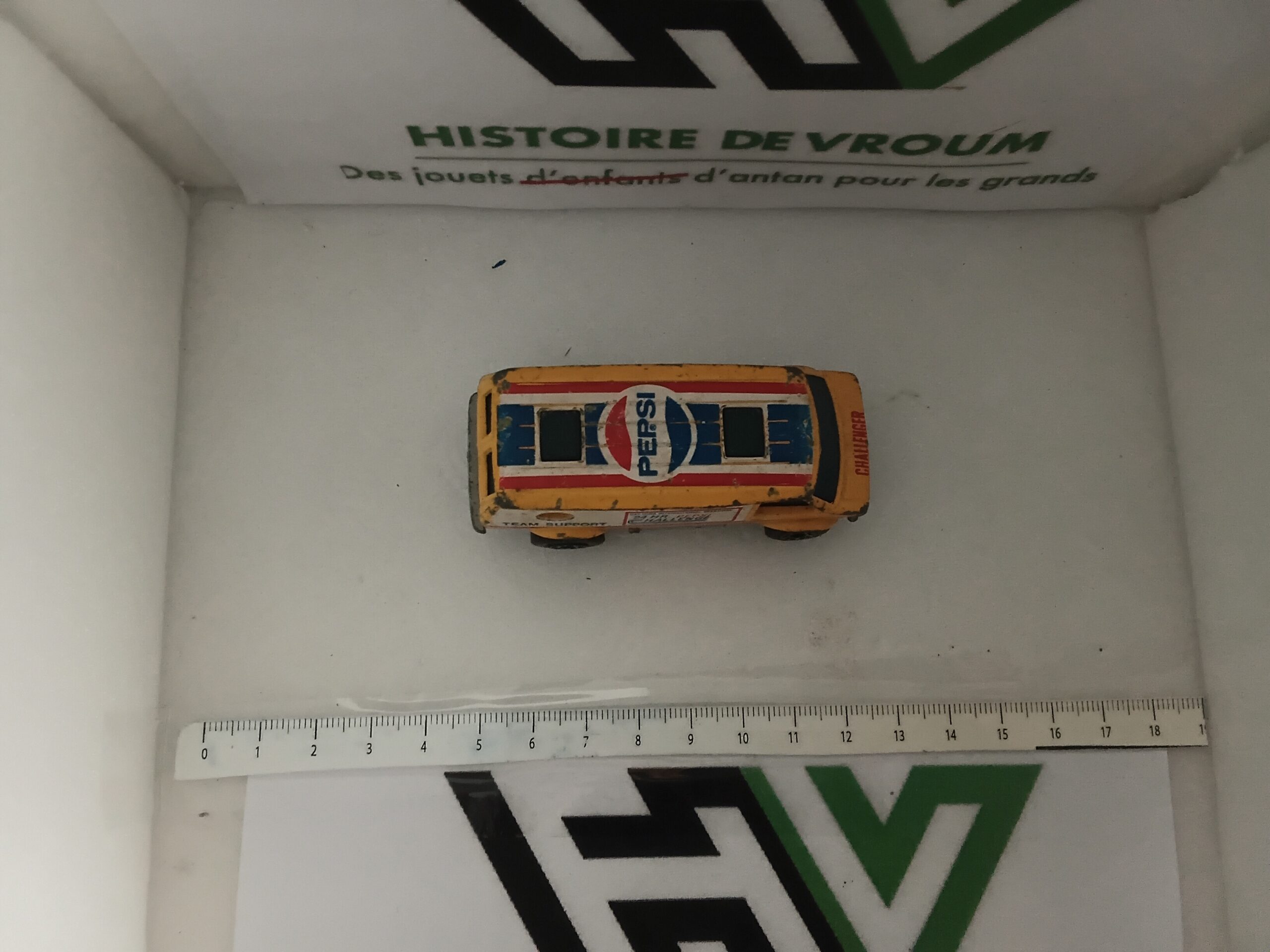 Chevrolet Chevy Van "Pepsi Challenger" Matchbox Lesney – Image 6