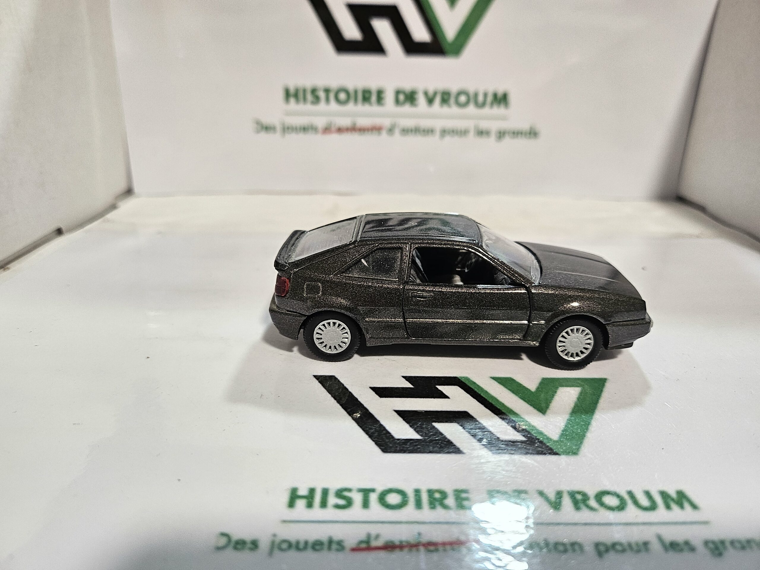 Miniature Volkswagen Corrado 1/43 Schabak Modell (Réf. 1013) - Boîte D'origine – Image 6