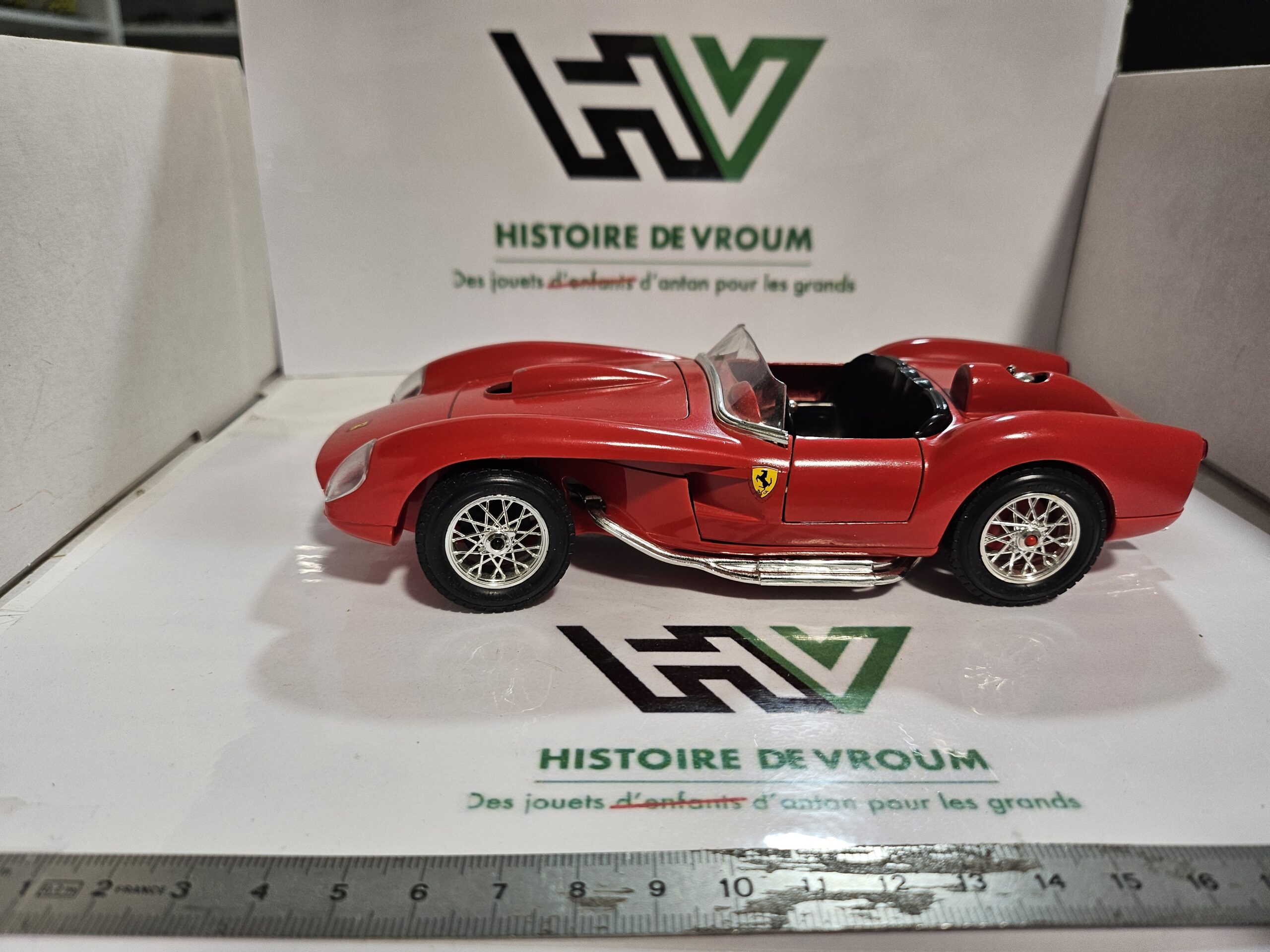 Bburago 1/24 – Ferrari 250 Testa Rossa – Réf. 1507 – Made in Italy (Sans boîte)