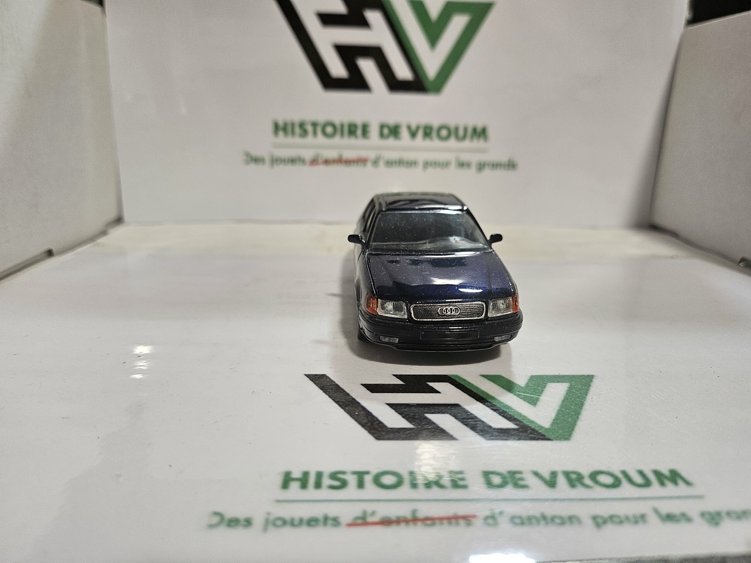Audi 100 C4 1/43 Schabak Made in Germany - Bleu Métallisé + Boîte D'origine – Image 5