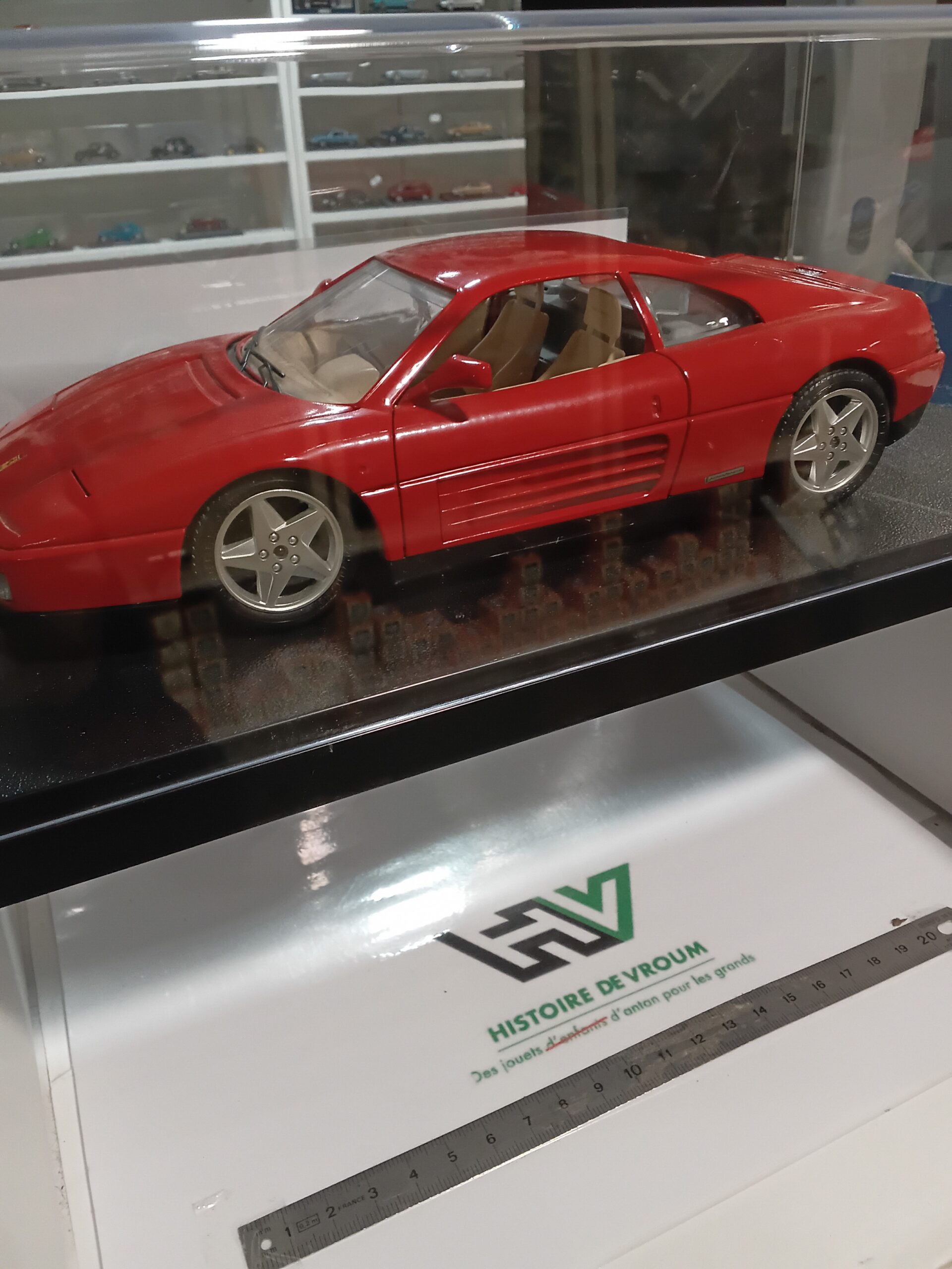 Miniature Ferrari 348 tb 1/18 Rouge (Rosso Corsa) – Vendue seule ou avec Boîte Vitrine – Image 3