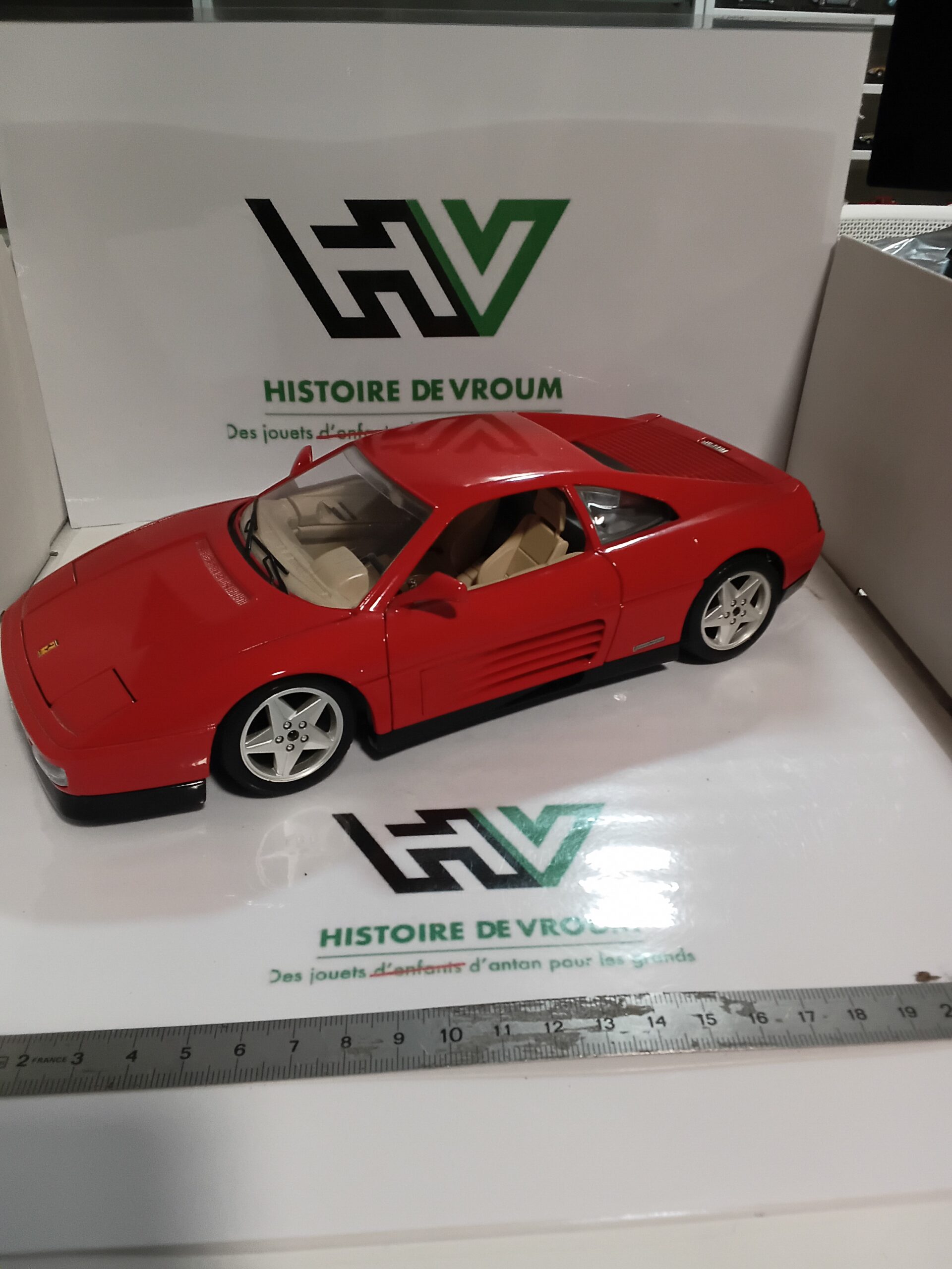 Miniature Ferrari 348 tb 1/18 Rouge (Rosso Corsa) – Vendue seule ou avec Boîte Vitrine – Image 4