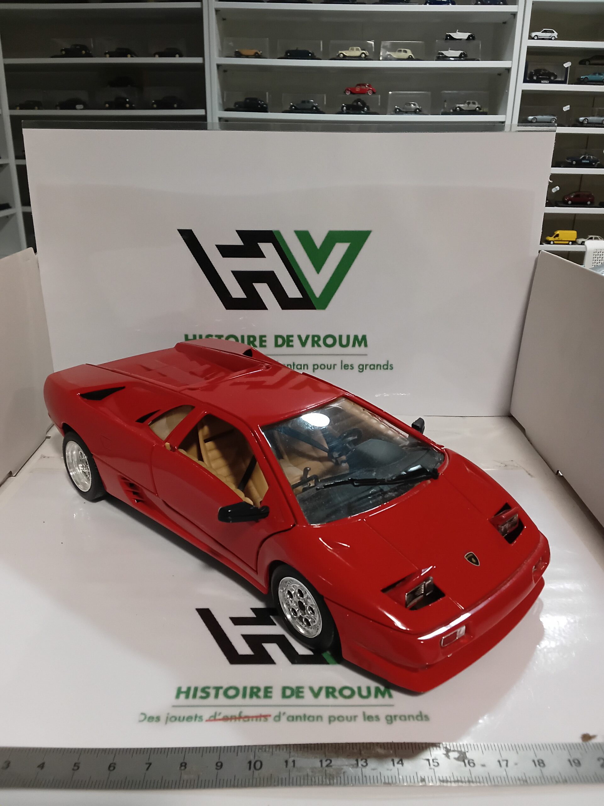 Miniature Lamborghini Diablo 1/18 Polistil – Vendue seule ou avec Boîte Vitrine – Image 3