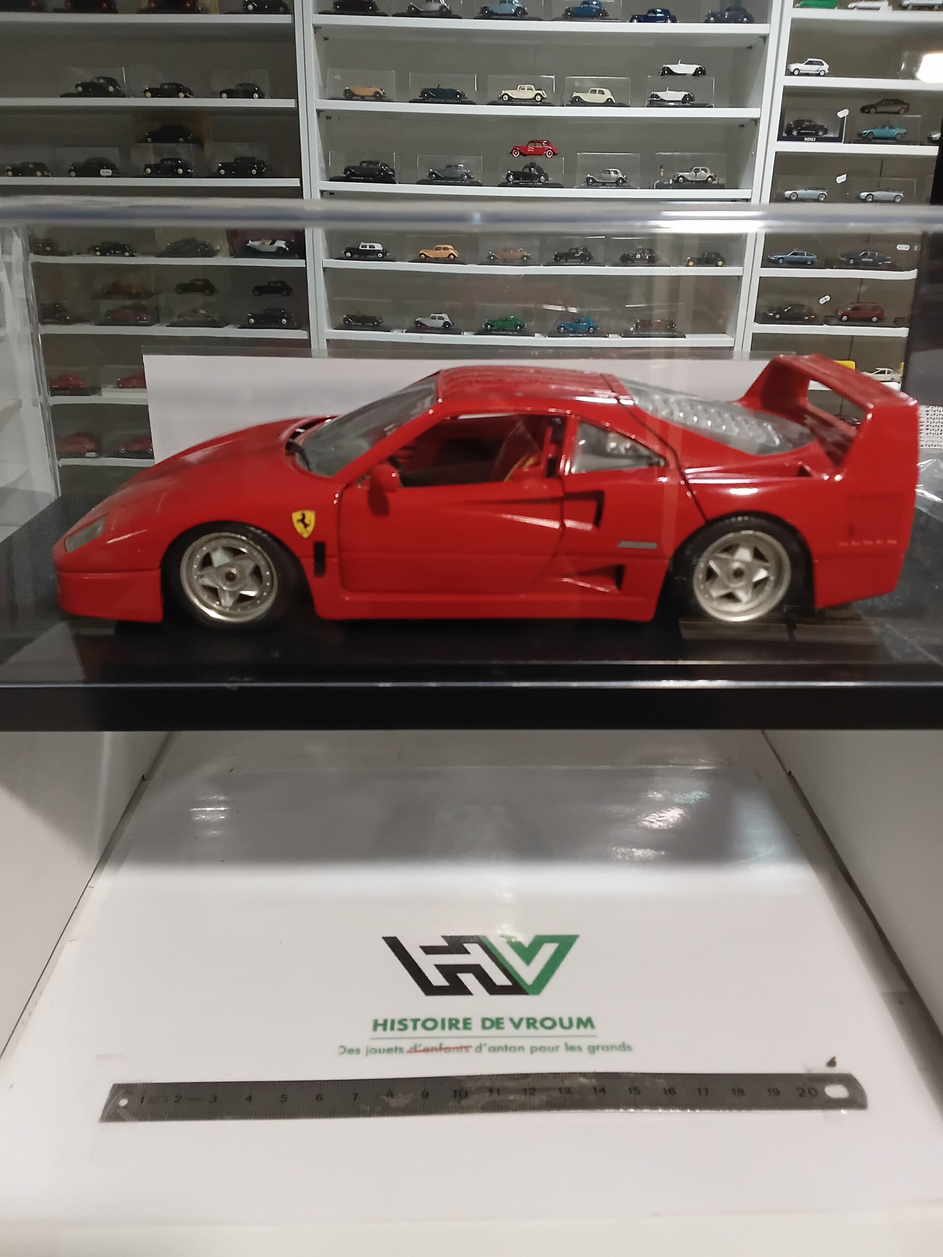 Miniature Ferrari F40 1/18 Bburago – Vendue seule ou avec Boîte Vitrine