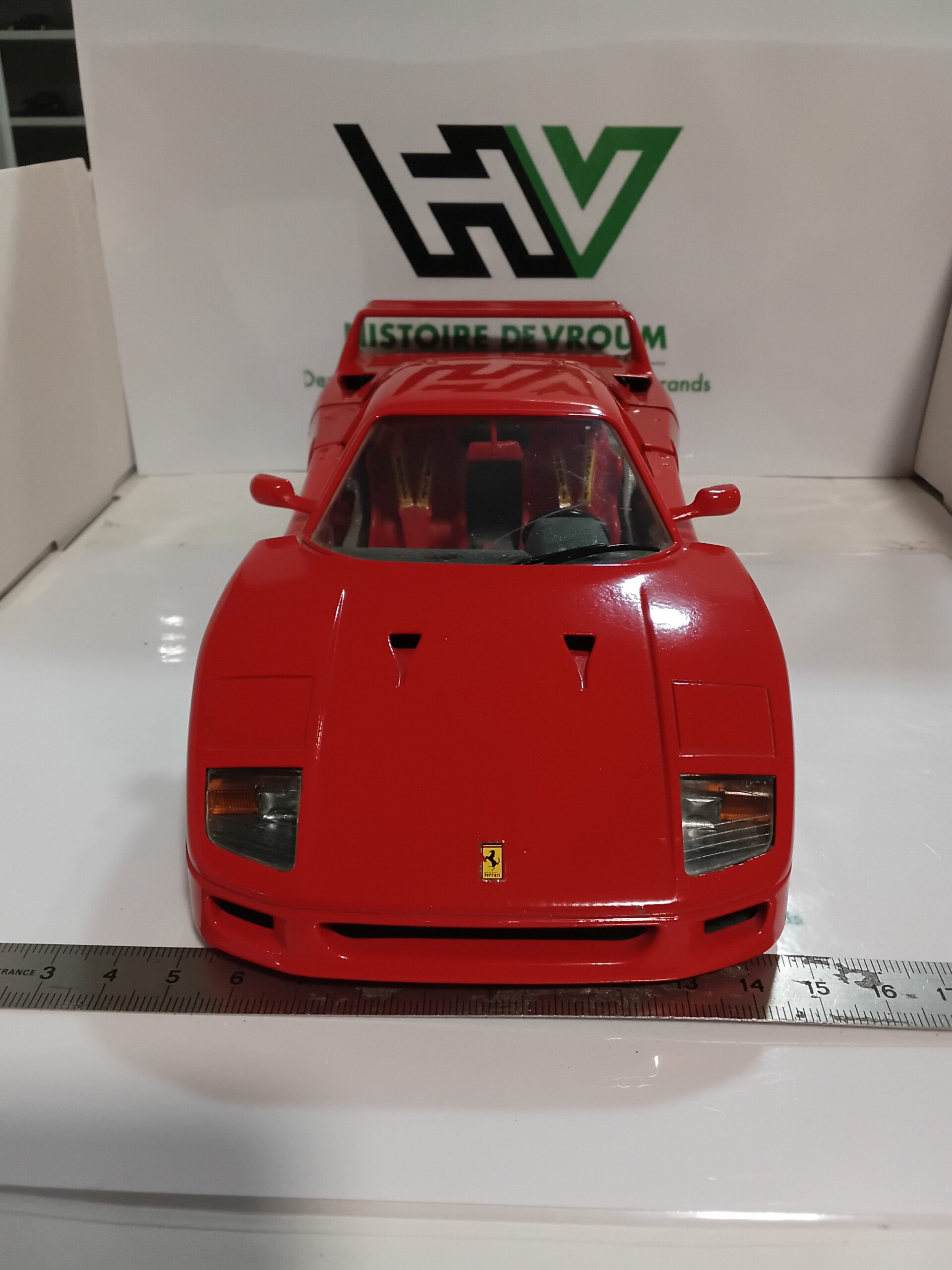 Miniature Ferrari F40 1/18 Bburago – Vendue seule ou avec Boîte Vitrine – Image 3
