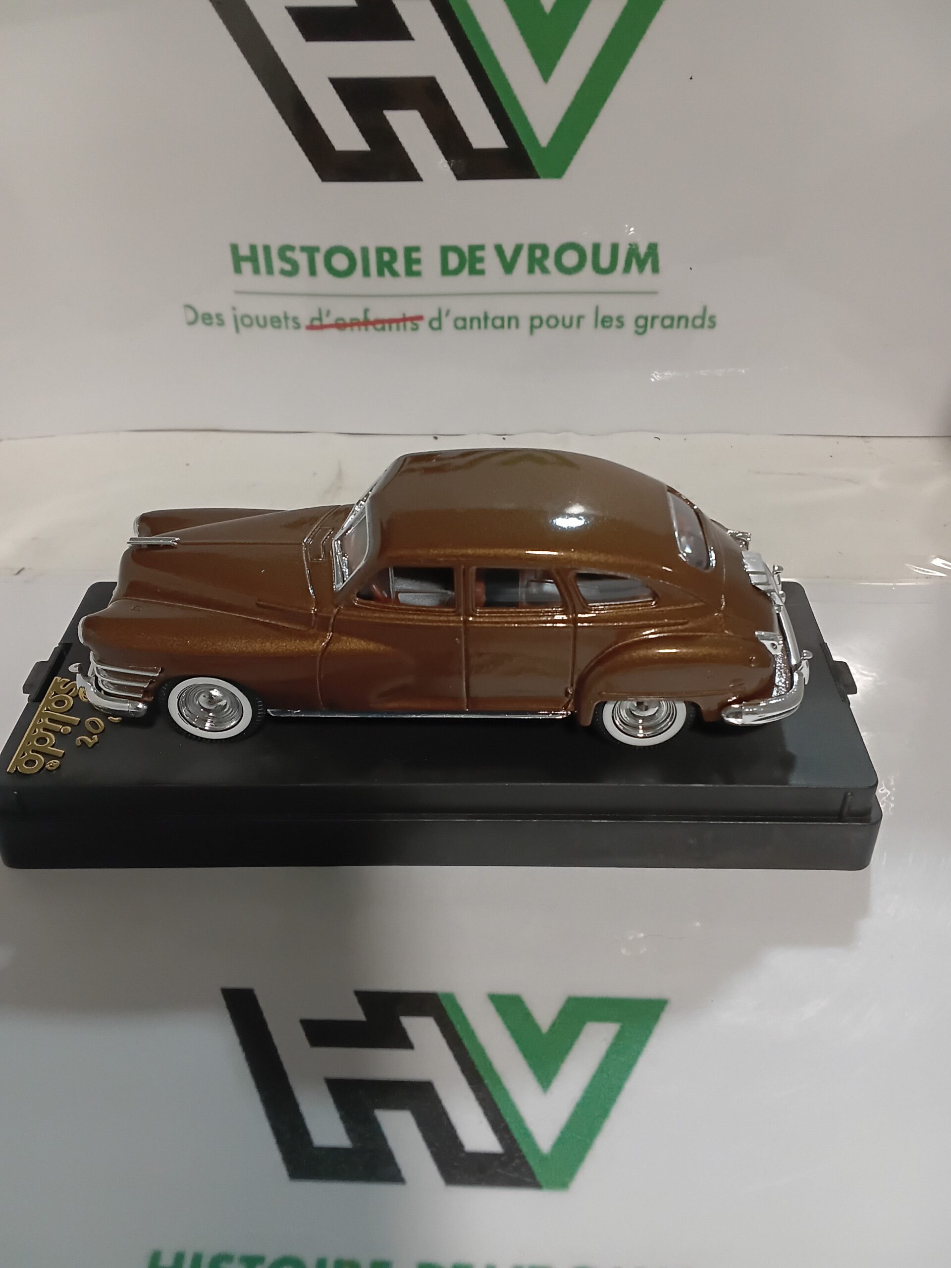 Chrysler Windsor Berline Marron Métallisé - Solido "Âge d’Or" (Réf. 4518) 1/43 – Image 3