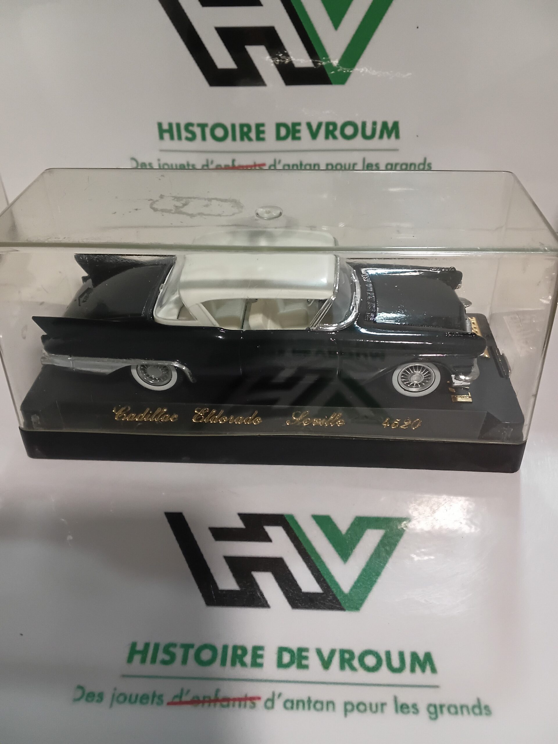 Cadillac Eldorado Seville Noire et Blanche - Solido "Âge d’Or" (Réf. 4520) 1/43