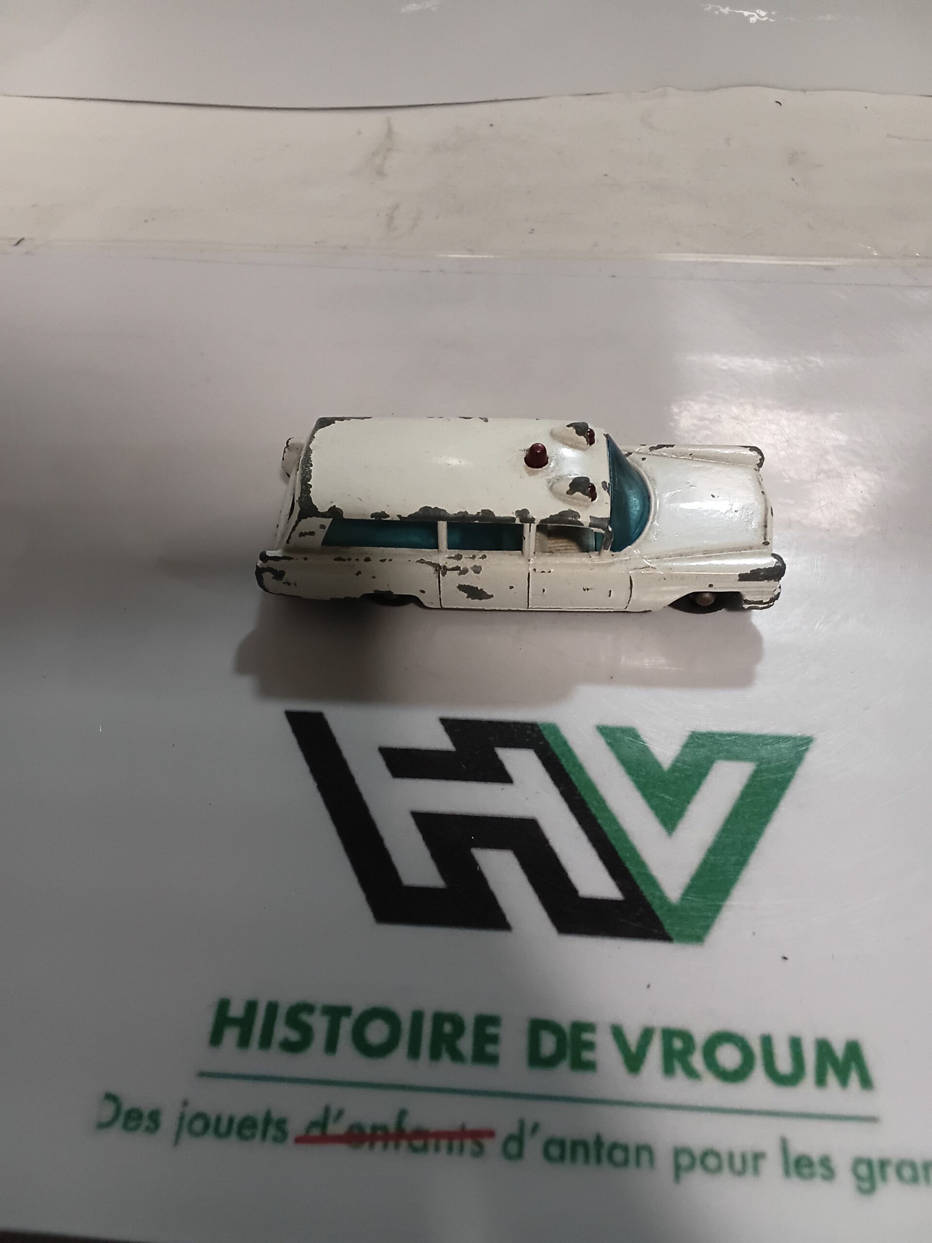 Voiture Miniature Matchbox Lesney N° 54 - S&S Cadillac Ambulance (Made in England) – Image 4