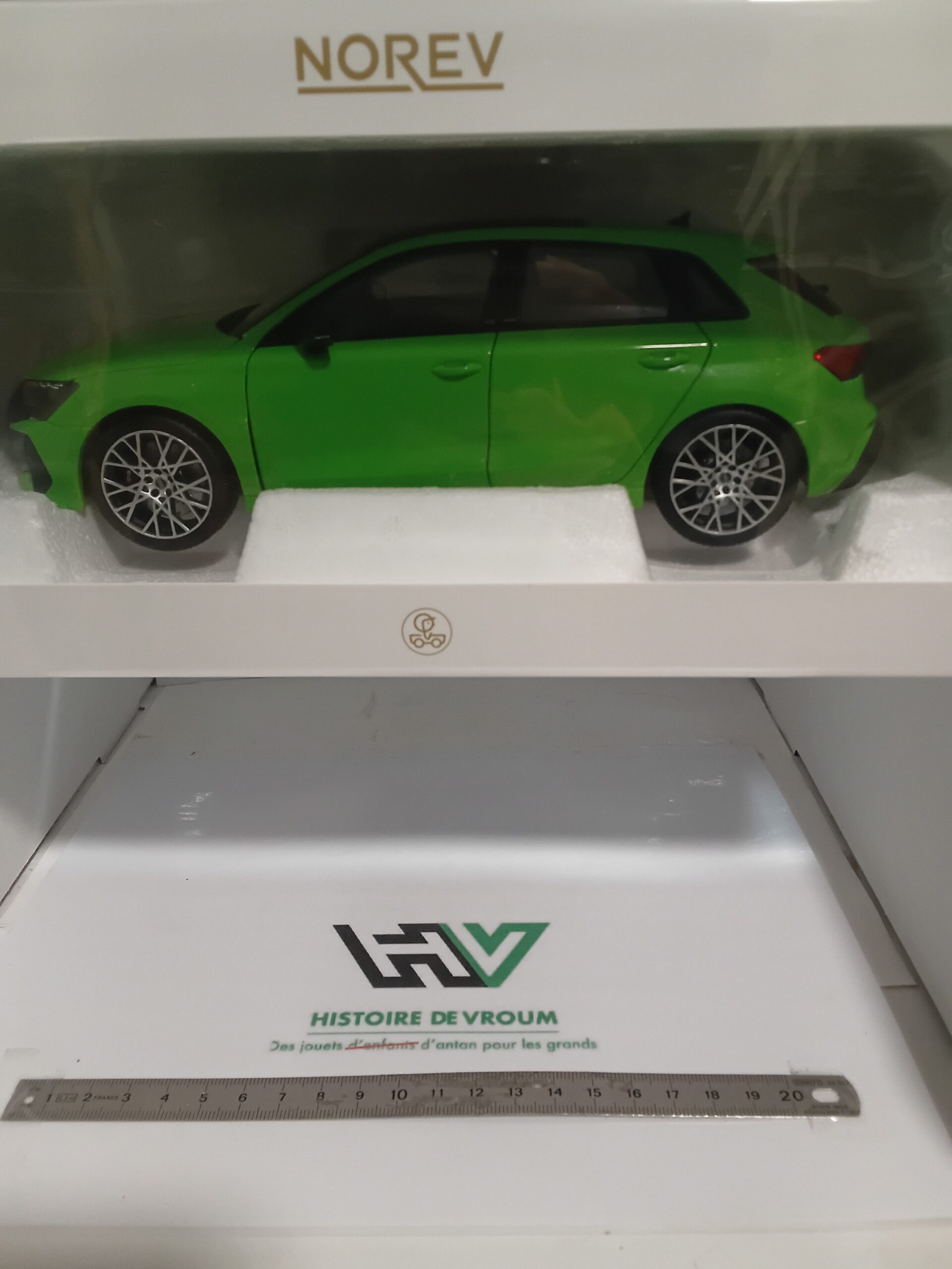 Voiture Miniature Norev 1/18 — Audi RS 3 Sportback 2025 Vert Kyalami — Réf. 188390 – Image 3