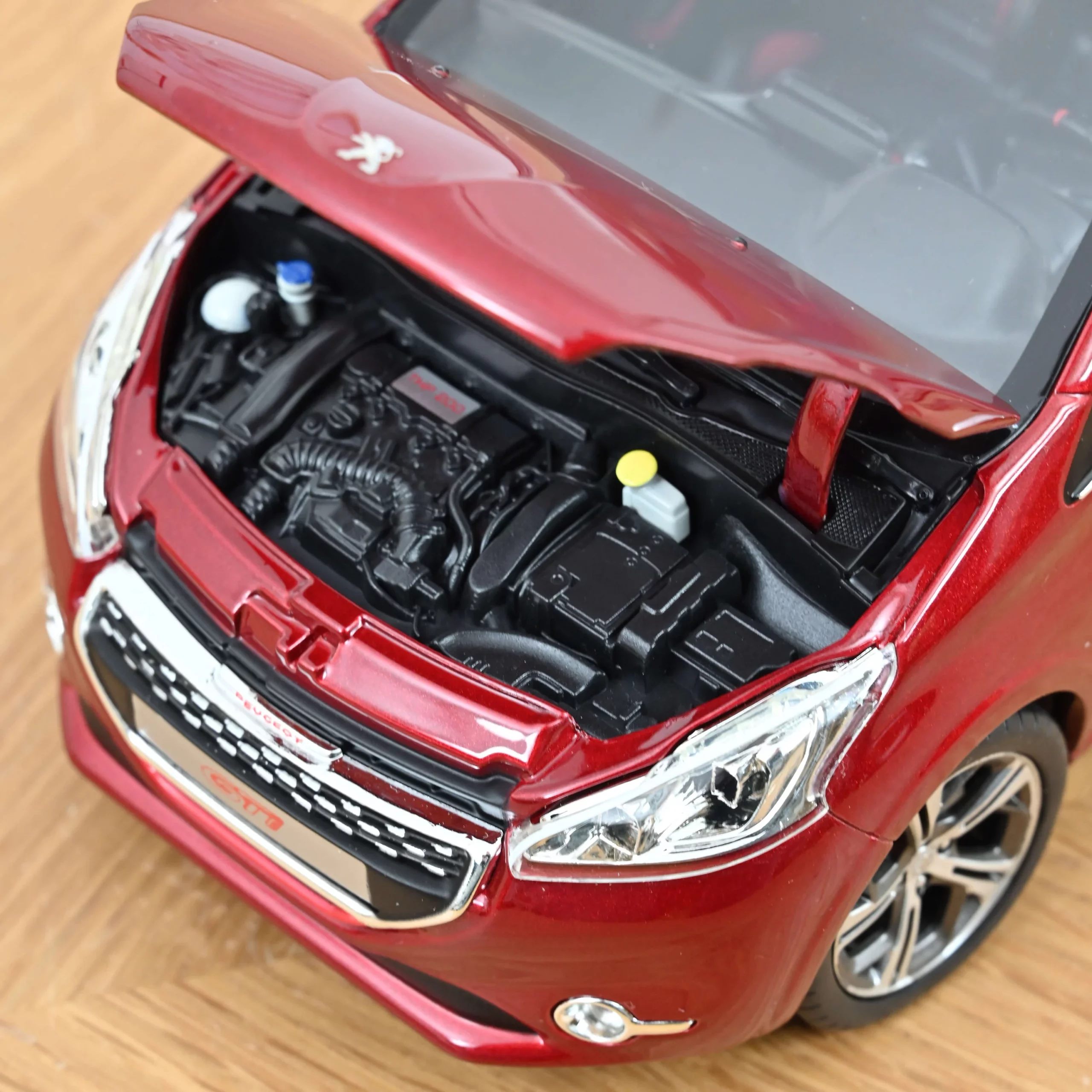 Peugeot 208 GTi 2013 Rouge Rubis 1/18 Ref : 184700 – Image 5