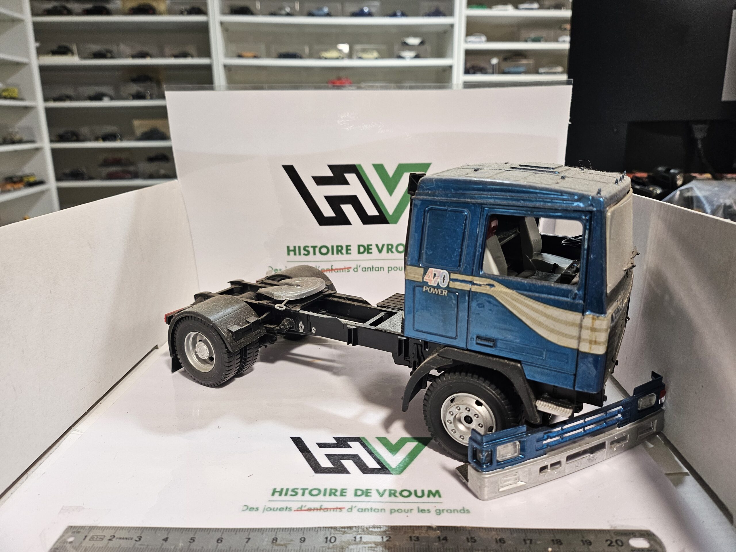Lot 2 Maquettes Camions Volvo Italeri (Échelle 1/24) - À restaurer + Stock de pièces – Image 5