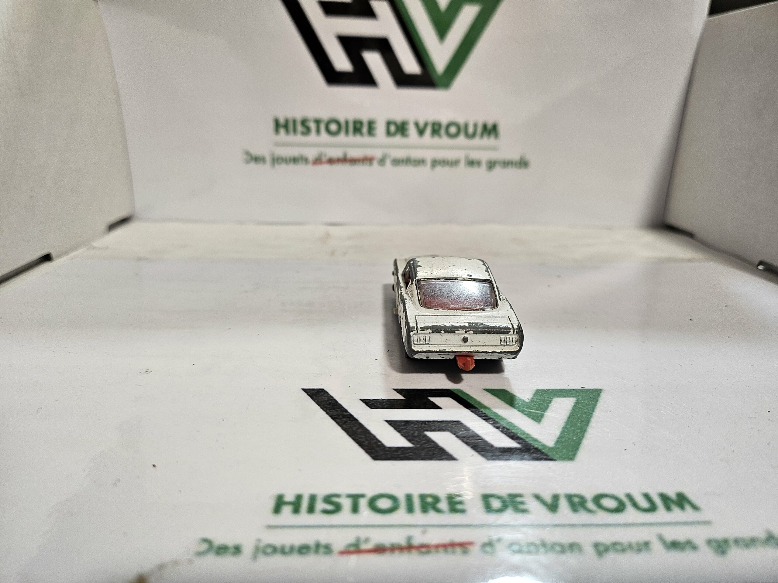 Matchbox Lesney N°8 Ford Mustang Fastback White Vintage 1966 Made in England (1) – Image 4
