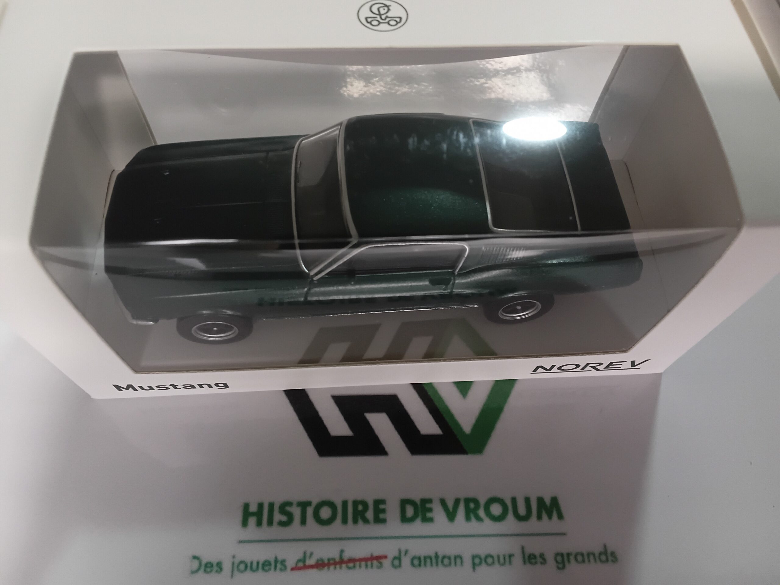 Norev 1/43 - Ford Mustang Fastback (Vert Highland / Bullitt) – Image 4